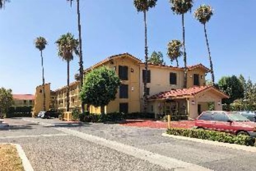 Super 8 by Wyndham San Bernardino image 1