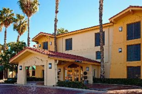 Super 8 by Wyndham San Bernardino image 3