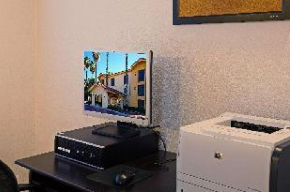 Super 8 by Wyndham San Bernardino Image 7